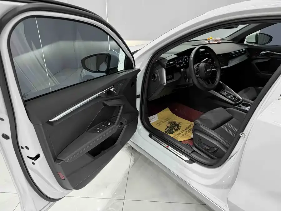 Audi A3 2022 A3L Limousine 35 TFSI Fashion Sports 2022 — миниатюра 3