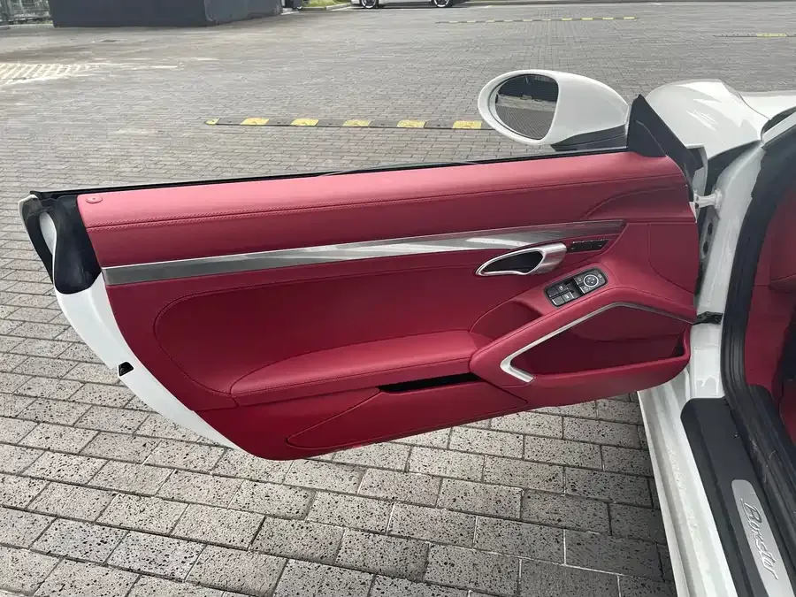 Porsche 718 2022 Boxster 2.0T 2024 — миниатюра 2