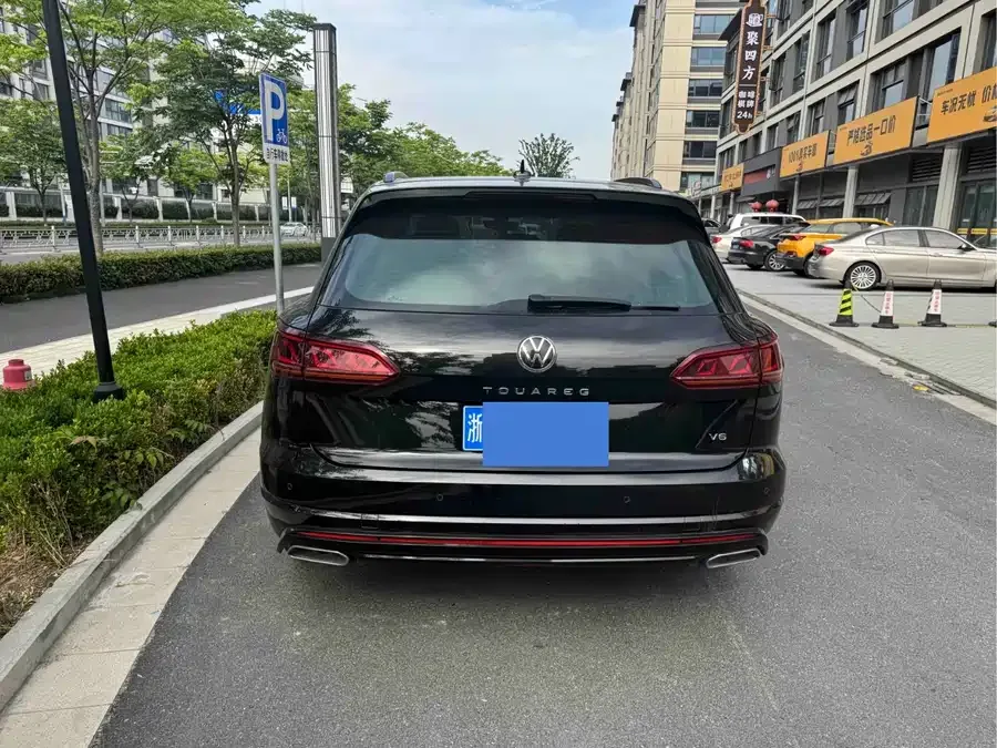 Volkswagen Touareg Touareg 2023 3.0TSI Ruixiang Edition Obsidian Sports Package 2023 — миниатюра 2