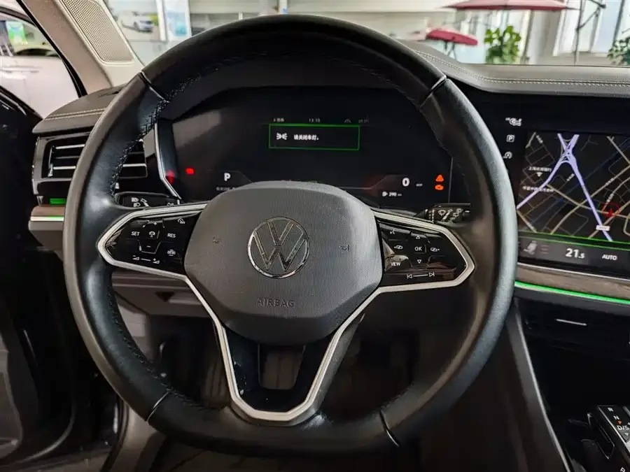Volkswagen Touareg Touareg 2021 3.0TSI Ruixiang Edition Obsidian Sports Package 2022 — миниатюра 4