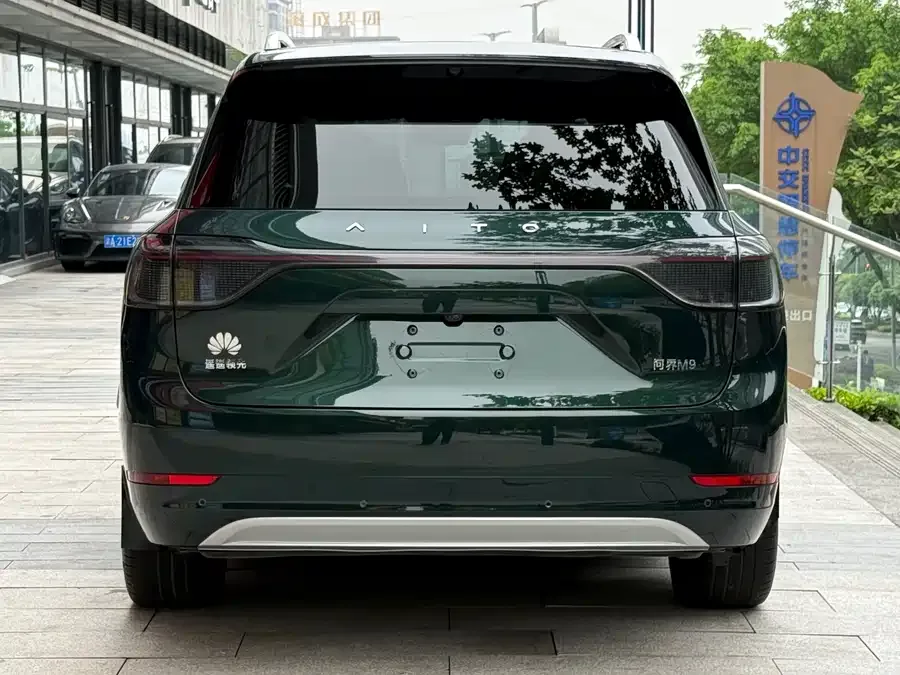 AITO M9 Wenjie M9 2024 Extended Range Max Edition 42kWh 6-seater Edition 2024 — миниатюра 2