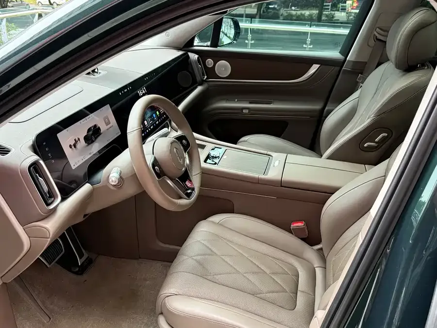 AITO M9 Wenjie M9 2024 Extended Range Max Edition 42kWh 6-seater Edition 2024 — миниатюра 3