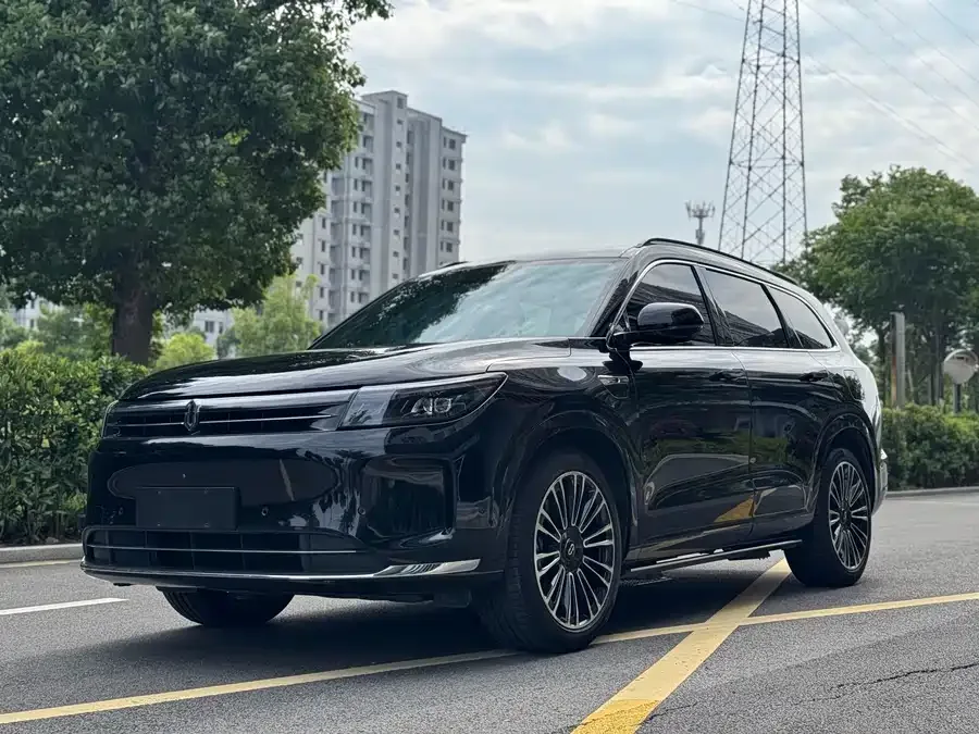 AITO M7 Wenjie M7 2024 1.5T Intelligent Driving 4WD Max Edition 5 Seaters 2024 — фото 1, купить с доставкой в Москву