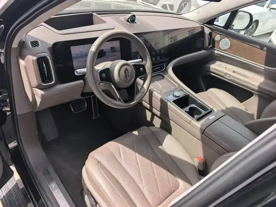 AITO M9 Wenjie M9 2024 Extended Range Ultra Edition 52kWh 5-seater Edition 2024 — миниатюра 5