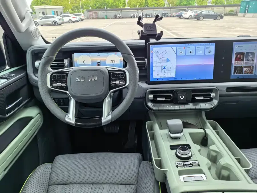 BAIC BJ40 Beijing Off-road BJ40 2024 2.0T New City Hunter Edition Knight Type 2024 — миниатюра 3