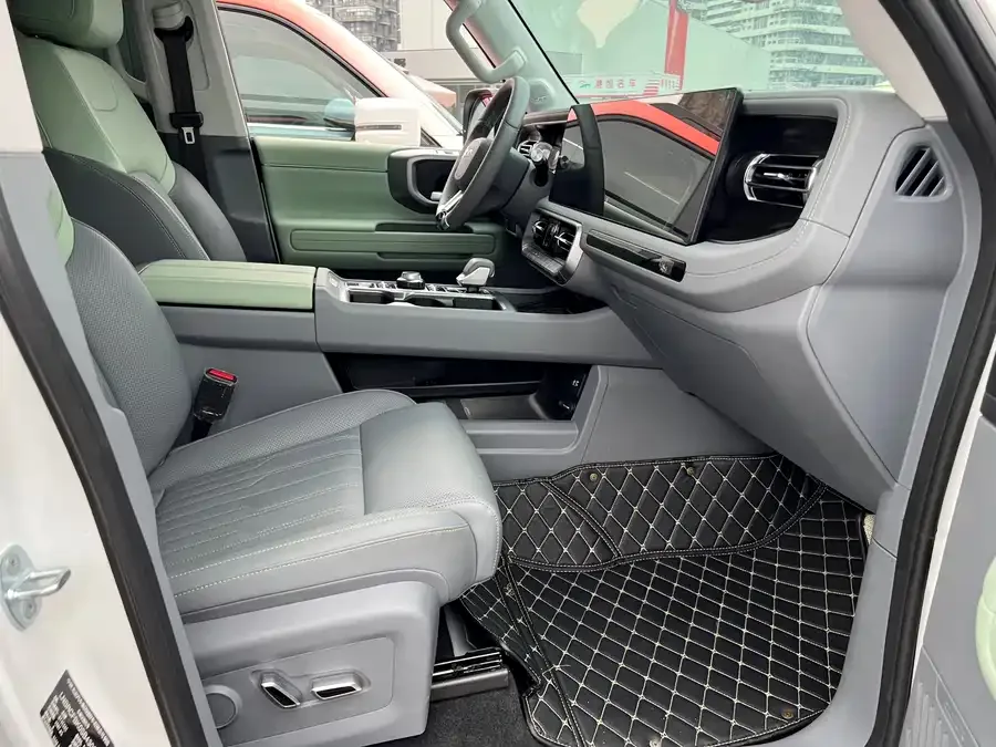 BAIC BJ40 Beijing BJ40 2026 2.0T Gasoline Standard Edition 2025 — миниатюра 2