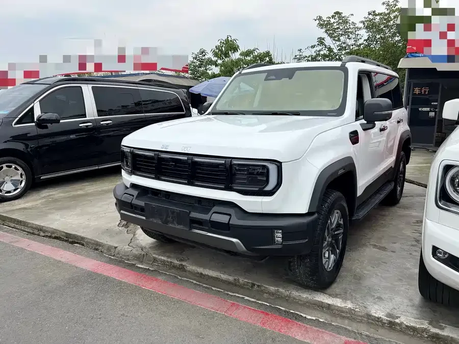 BAIC BJ40 2025