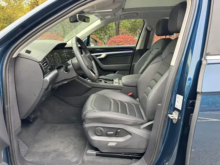 Volkswagen Touareg Touareg 2022 2.0TSI Ruishang Edition 2023 — миниатюра 3