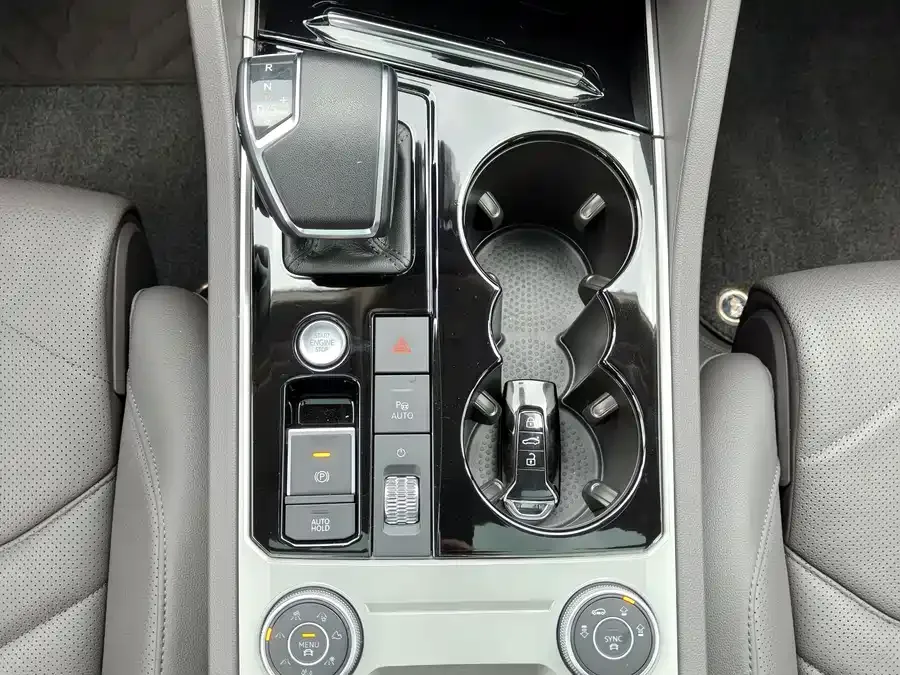 Volkswagen Touareg Touareg 2023 3.0TSI Ruixiang Edition Obsidian Sports Package 2024 — миниатюра 5