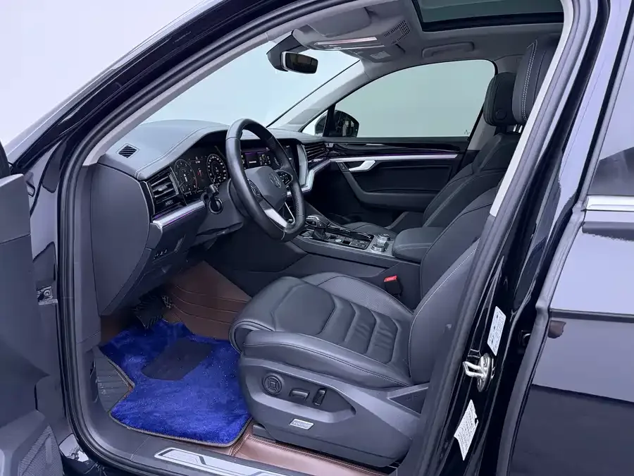 Volkswagen Touareg Touareg 2023 3.0TSI Ruixiang Edition Obsidian Sports Package 2023 — миниатюра 2