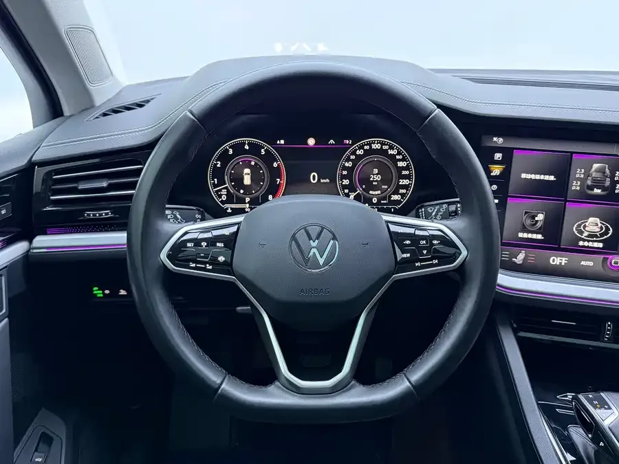 Volkswagen Touareg Touareg 2023 3.0TSI Ruixiang Edition Obsidian Sports Package 2023 — миниатюра 4