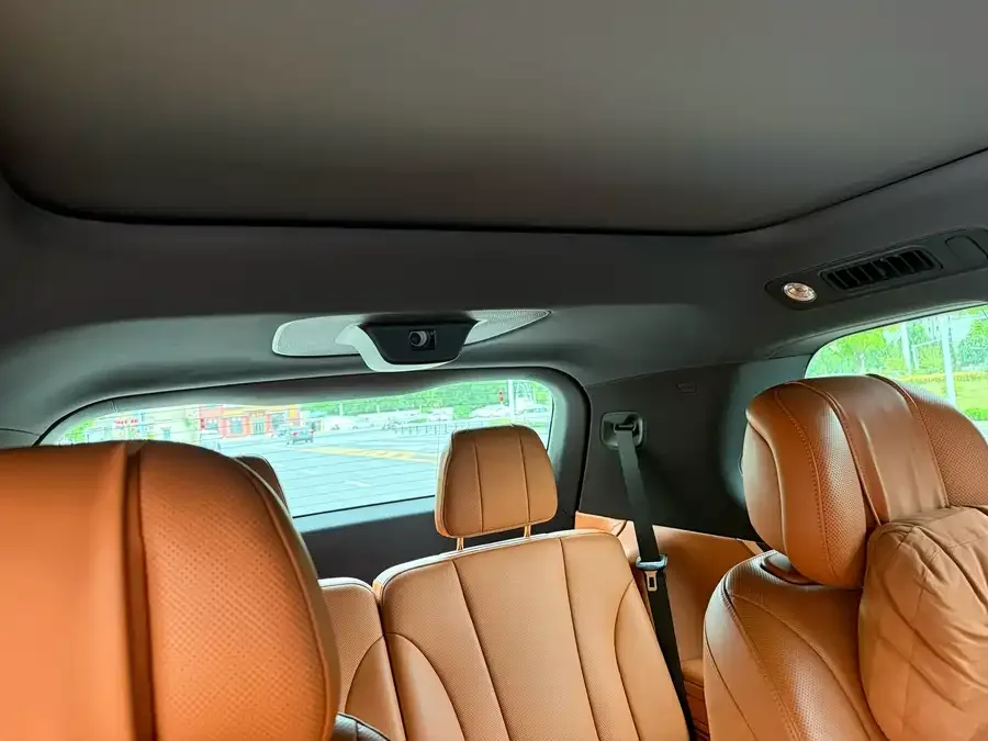 AITO M9 M9 2024 Extended Range Ultra Edition 42kWh 6-seater Edition 2024 — миниатюра 3