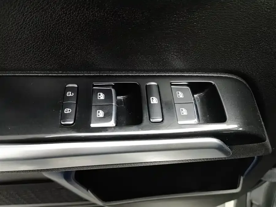 BAIC BJ40 Beijing Off-road BJ40 2023 2.0D Automatic 4WD Blade Hero Edition Knight Edition 2023 — миниатюра 3