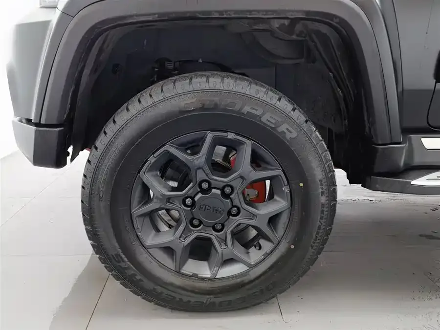 BAIC BJ40 Beijing Off-road BJ40 2023 2.0D Automatic 4WD Blade Hero Edition Knight Edition 2023 — миниатюра 5