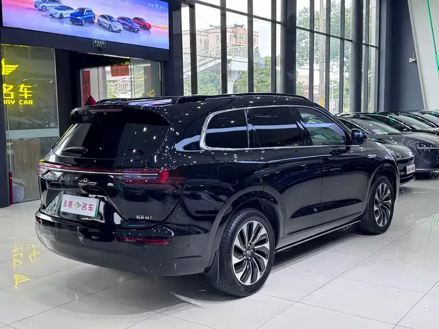 AITO M7 Wenjie M7 2024 1.5T Intelligent Driving 4WD Max Edition 5 Seaters 2024 — миниатюра 5