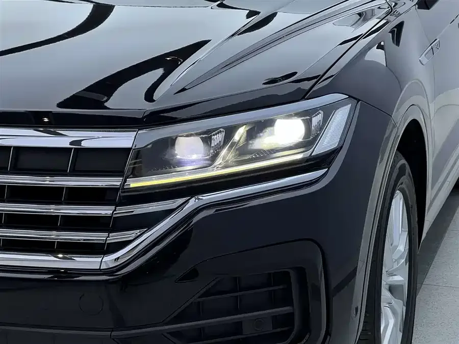 Volkswagen Touareg Touareg 2022 2.0TSI Ruishang Edition 2023 — миниатюра 2