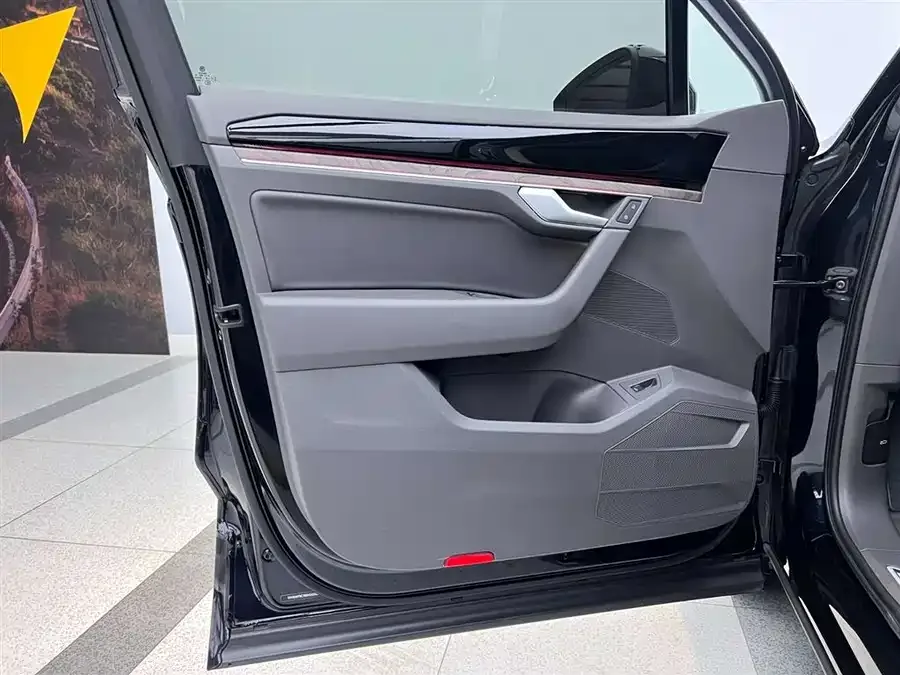 Volkswagen Touareg Touareg 2022 2.0TSI Ruishang Edition 2023 — миниатюра 4