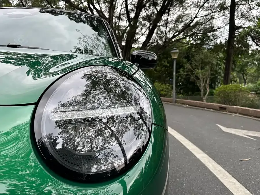 MINI electric COOPER Electric MINI COOPER 2024 456km COOPER E Classic 2024 — миниатюра 4