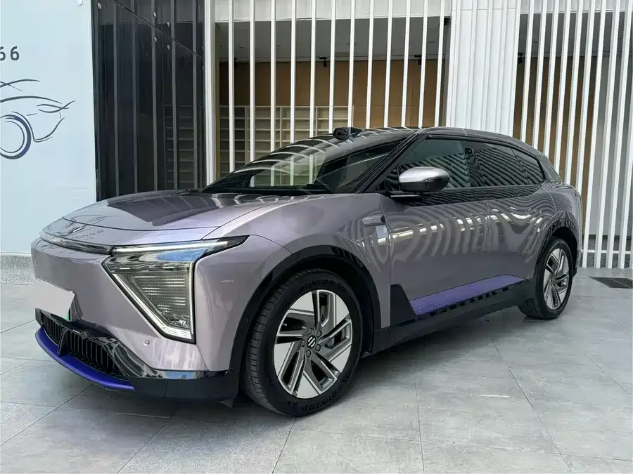HiPhi Y 2023