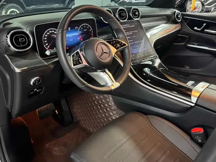 Mercedes-Benz GLC-Class Mercedes-Benz GLC 2023 GLC 260 L 4MATIC dynamic 5-seater 2024 — миниатюра 3