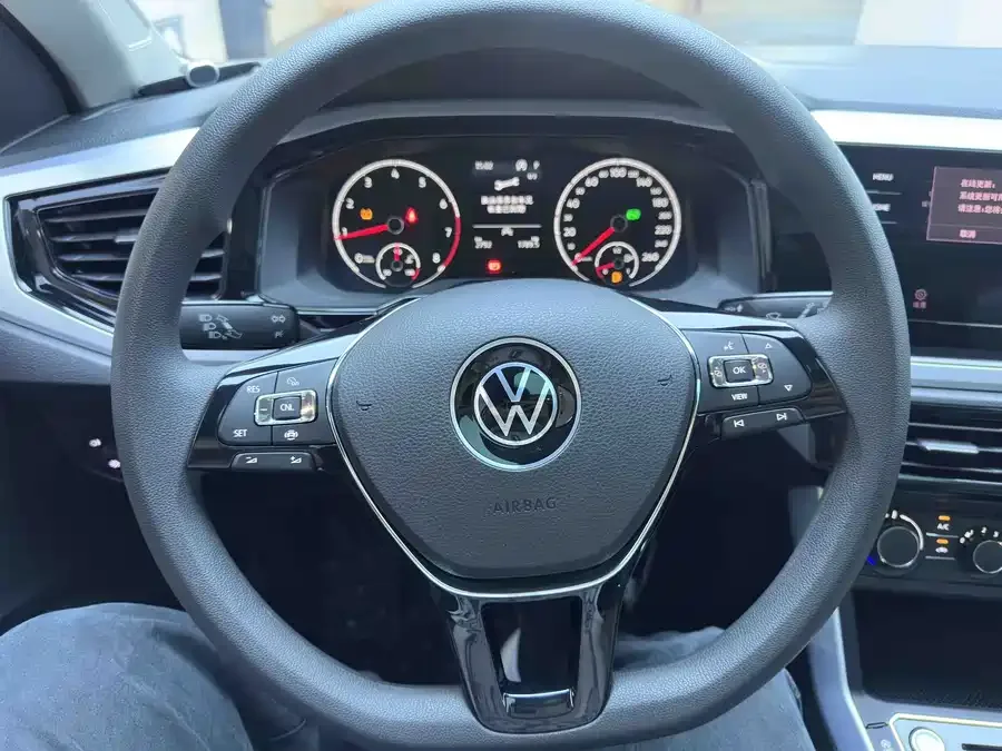 Volkswagen Polo Polo 2021 Plus 1.5L Automatic Colorful Technology Edition 2023 — миниатюра 4