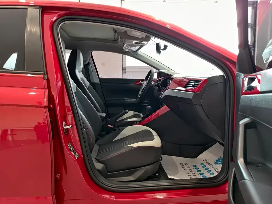 Volkswagen Polo Polo 2023 Plus 1.5L Automatic Colorful Technology Edition 2023 — миниатюра 3