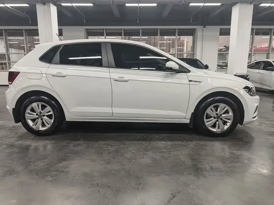 Volkswagen Polo Polo 2023 facelift Plus 1.5L Automatic Indulgence Edition 2024 — миниатюра 5