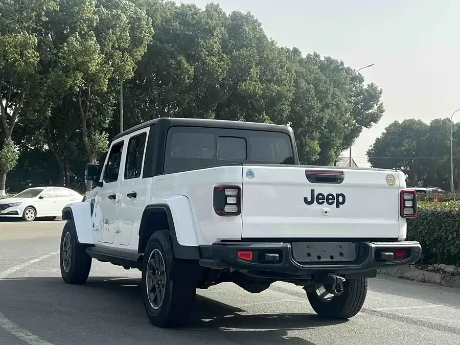 Jeep Gladiator Gladiator 2022 3.6L advance version 2023 — миниатюра 3