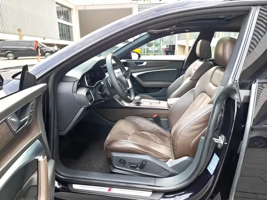Audi A7L 2022 45 TFSI S-line Dream Flow Crystal Set 2022 — миниатюра 4