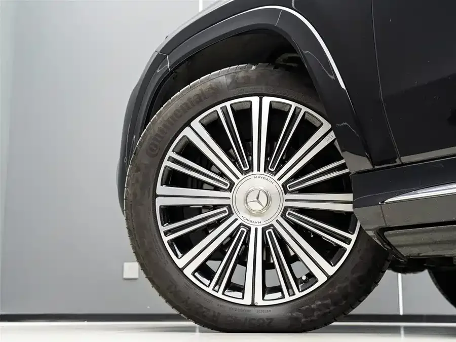 Mercedes-Benz Maybach GLS Maybach GLS 2021 GLS 600 4MATIC Gift Edition 2022 — миниатюра 2
