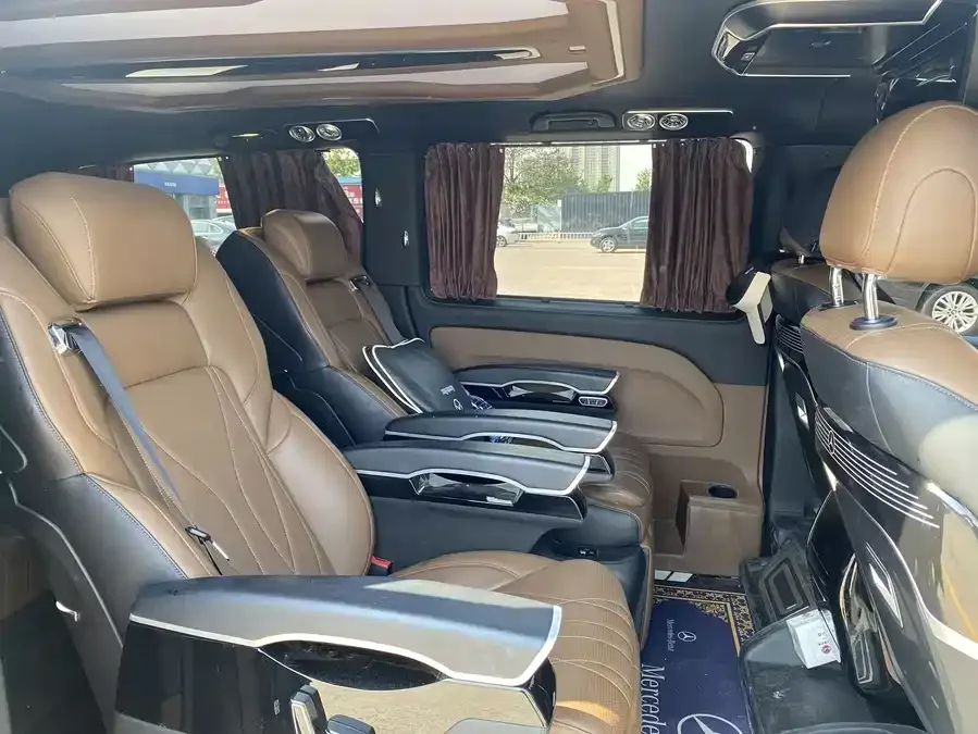 Mercedes-Benz Vito Vito 2024 2.0T Elite Edition 7 Seaters 2024 — миниатюра 2