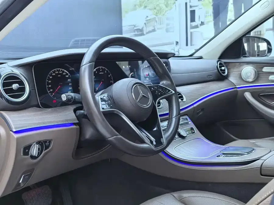 Mercedes-Benz E-Class Mercedes-Benz E-Class 2023 facelift E 300 L Luxury Edition 2022 — миниатюра 5