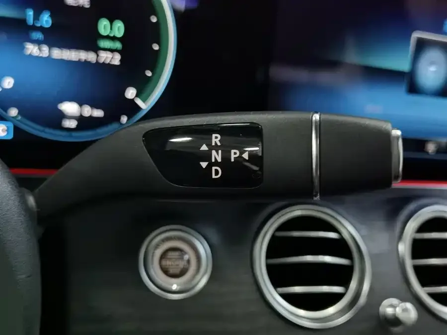 Mercedes-Benz E-class new energy Mercedes-Benz E-Class New Energy 2022 Model E 350 e L Plug-in Hybrid Sports Sedan 2022 — миниатюра 4