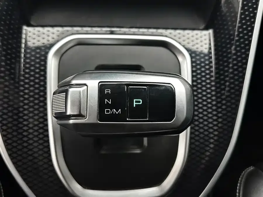 Haval M6 Haval M6 2021 PLUS 1.5T DCT Luxury Smart Connected Edition 2022 — миниатюра 4