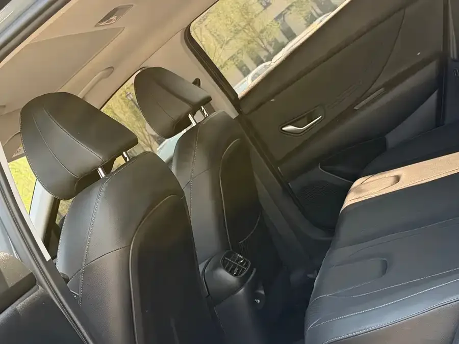 Hyundai Elantra Elantra 2022 1.5L CVT LUX Premium Edition 2022 — миниатюра 3
