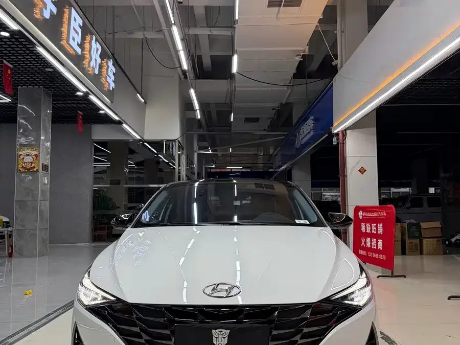 Hyundai Elantra 2023