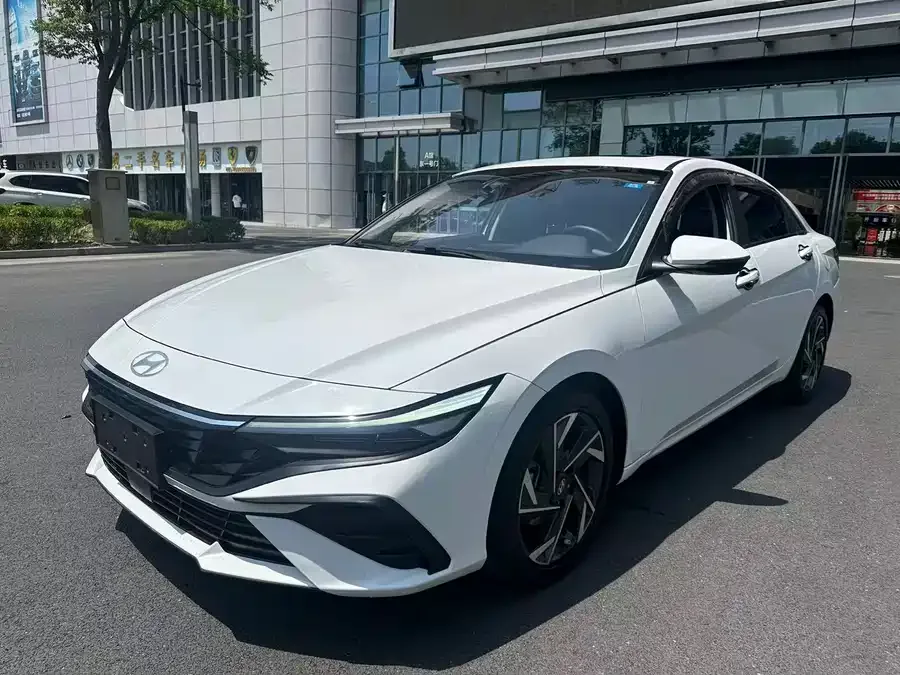 Hyundai Elantra 2024