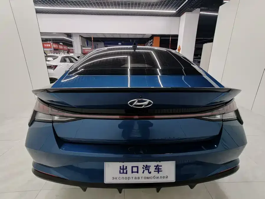 Hyundai Elantra Elantra 2022 240TGDi DCT LUX Premium Edition 2023 — миниатюра 2