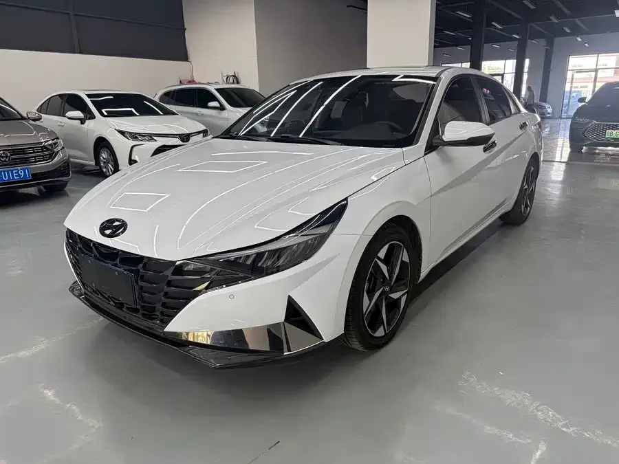 Hyundai Elantra 2022