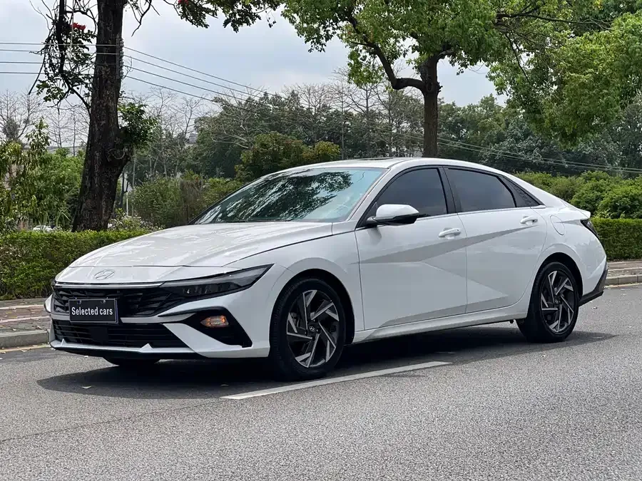 Hyundai Elantra 2024
