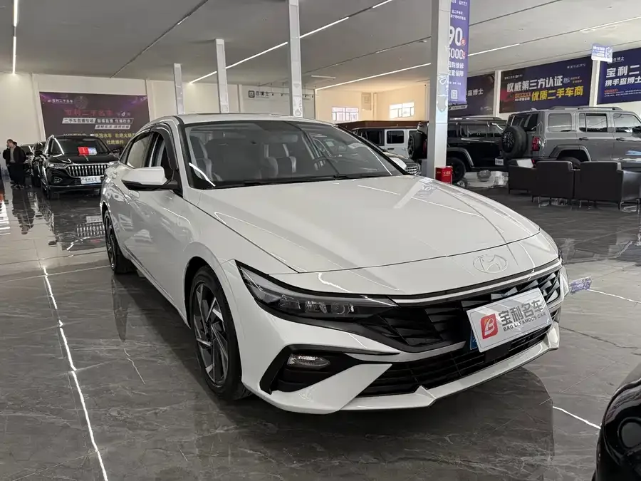Hyundai Elantra 2024