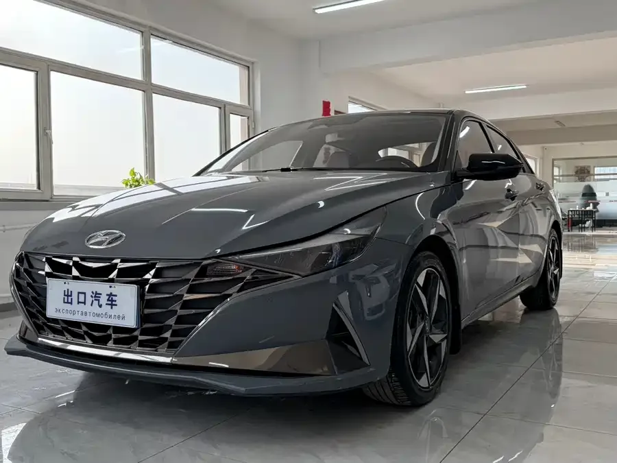 Hyundai Elantra 2022
