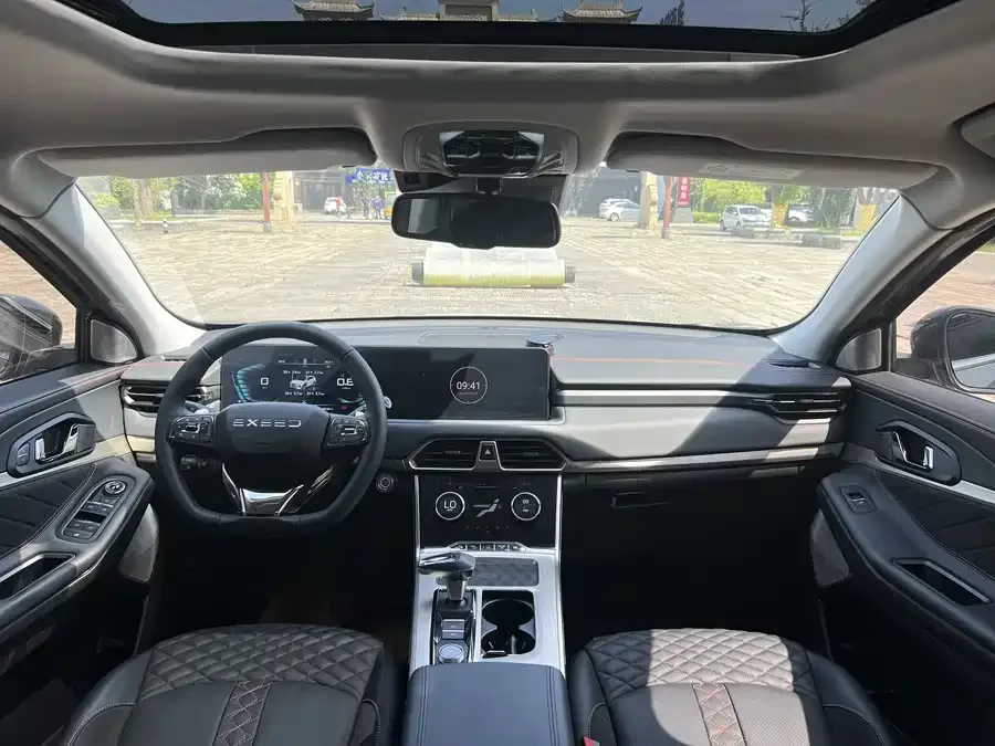 Exeed TXL Xingtu Lingyun 2023 400T 4WD Star Edition 2022 — миниатюра 4