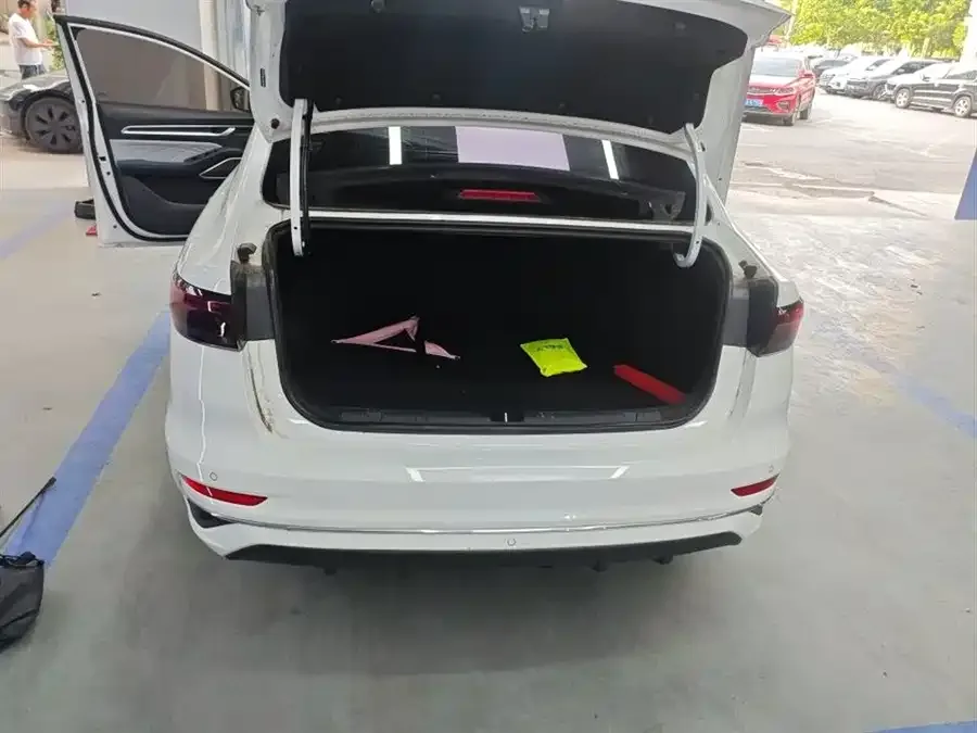 Geely Emgrand Emgrand 2022 4th Generation 1.5L CVT Flagship Model 2022 — миниатюра 3