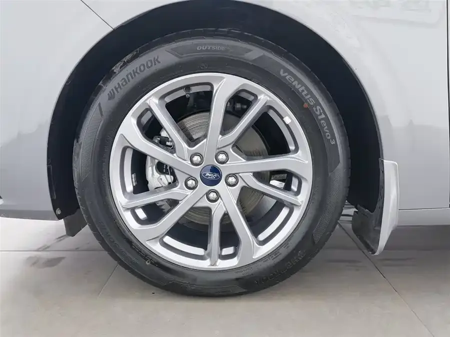 Ford Mondeo Mondeo 2023 1.5T E-hybrid luxury model 2024 — миниатюра 5