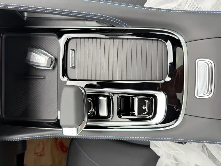 Geely Xingrui Xingrui 2026 Oriental Yao 1.5TD Fuyao Edition 2026 — миниатюра 5