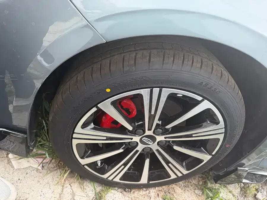 Geely Xingrui Xingrui 2026 Dongfang Yao 1.5TD Kunlun Edition 2025 — миниатюра 2