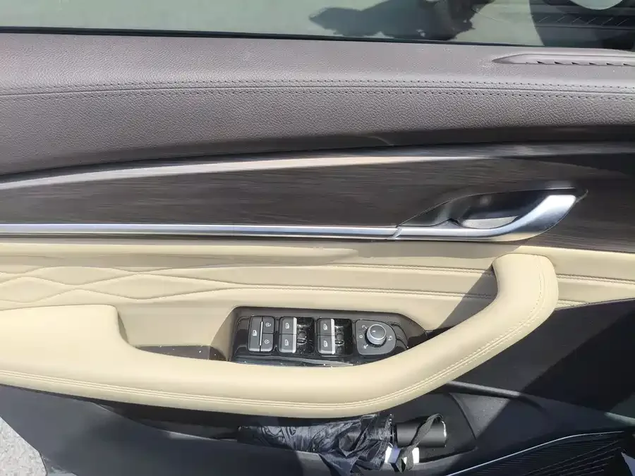 Geely Monjaro Xingyue L 2025 Dongfangyao 2.0TD Automatic Star-gazing Edition 2024 — миниатюра 2