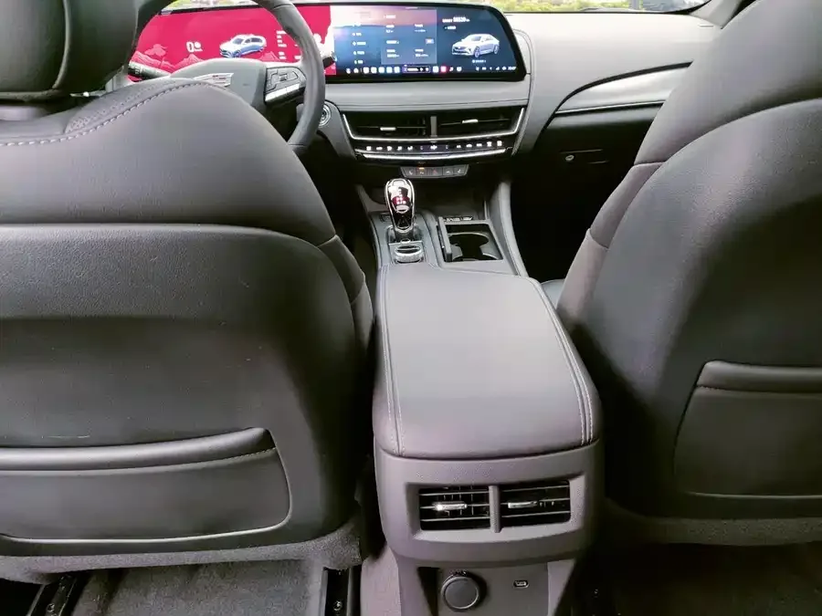 Cadillac CT5 2024 28T Luxury Pro 2024 — миниатюра 3