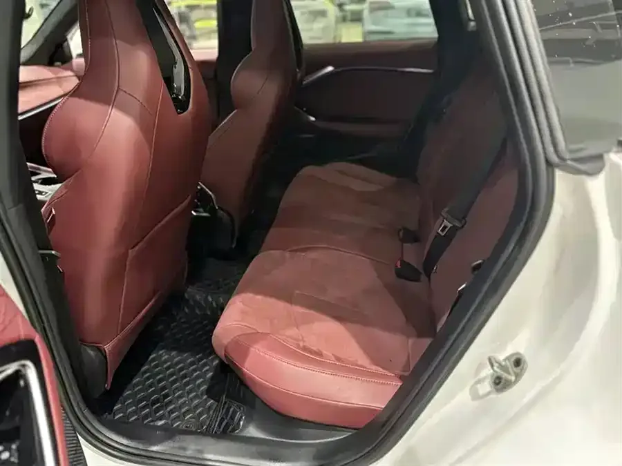 MG 7 MG7 2023 2.0T Automatic Beauty Hunter Premium Edition 2023 — миниатюра 4